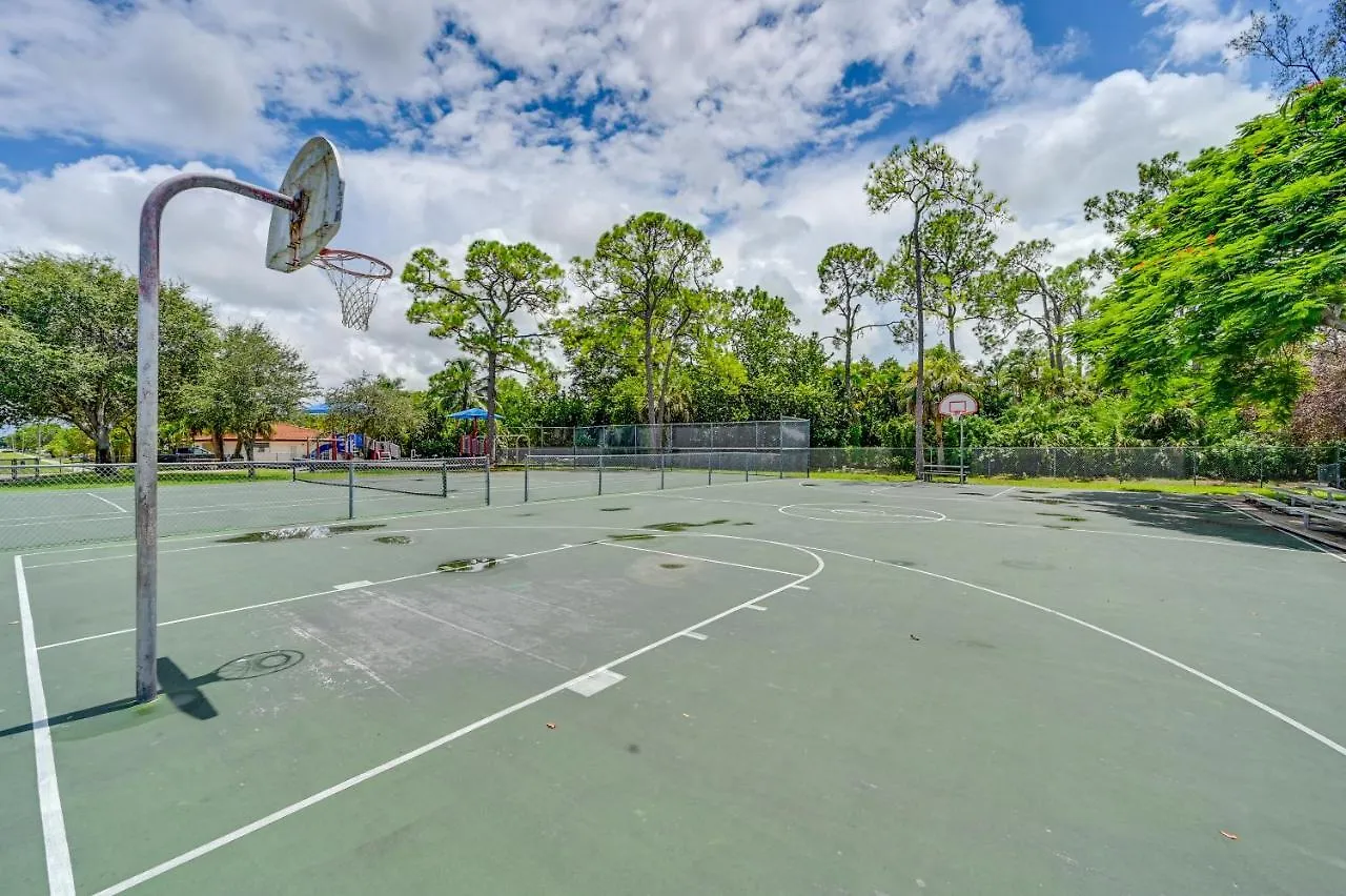 Cozy And Bright Abode With Community Amenities! דירה