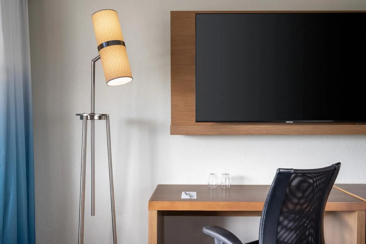 Hotell Courtyard By Marriott - North Naples