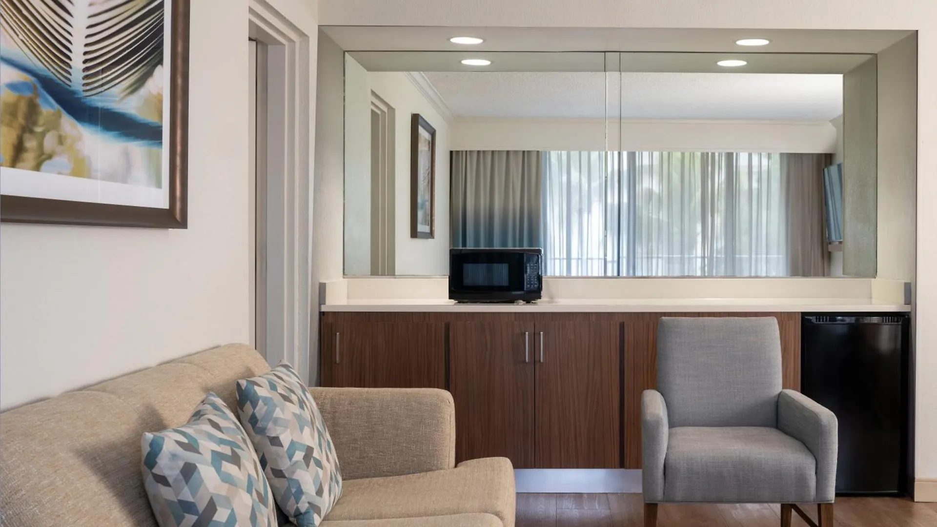 Courtyard By Marriott - North Naples