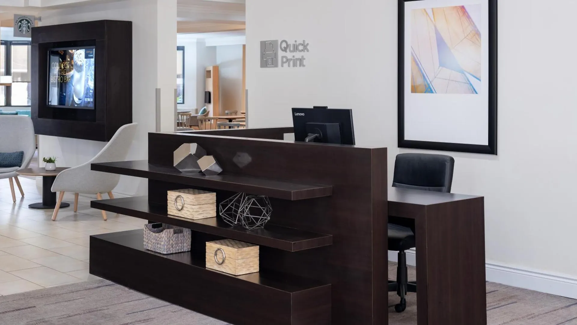 Courtyard By Marriott - Hotell 3*