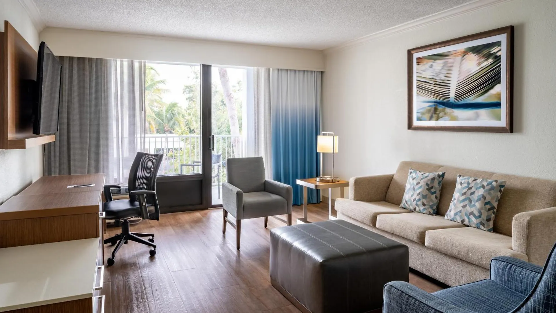 Hotell Courtyard By Marriott - 3*