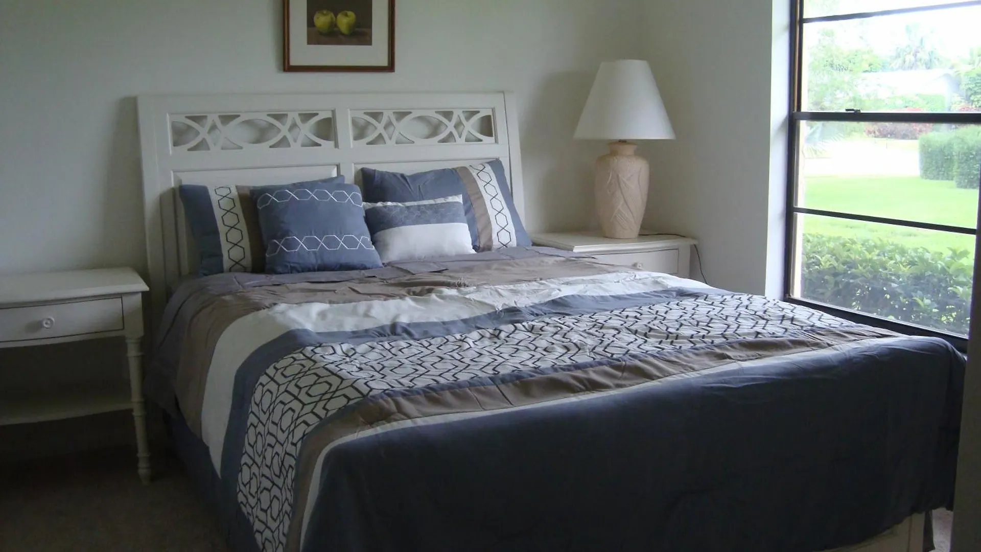 Semesterbostad Pool Home, Close To Beach, 3 Bedroom/2 Bathroom, Lakeview North Naples