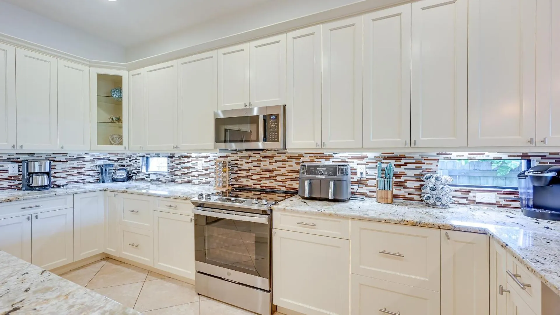 Chic Retreat With Private Heated Pool And Lanai Σπίτι διακοπών *