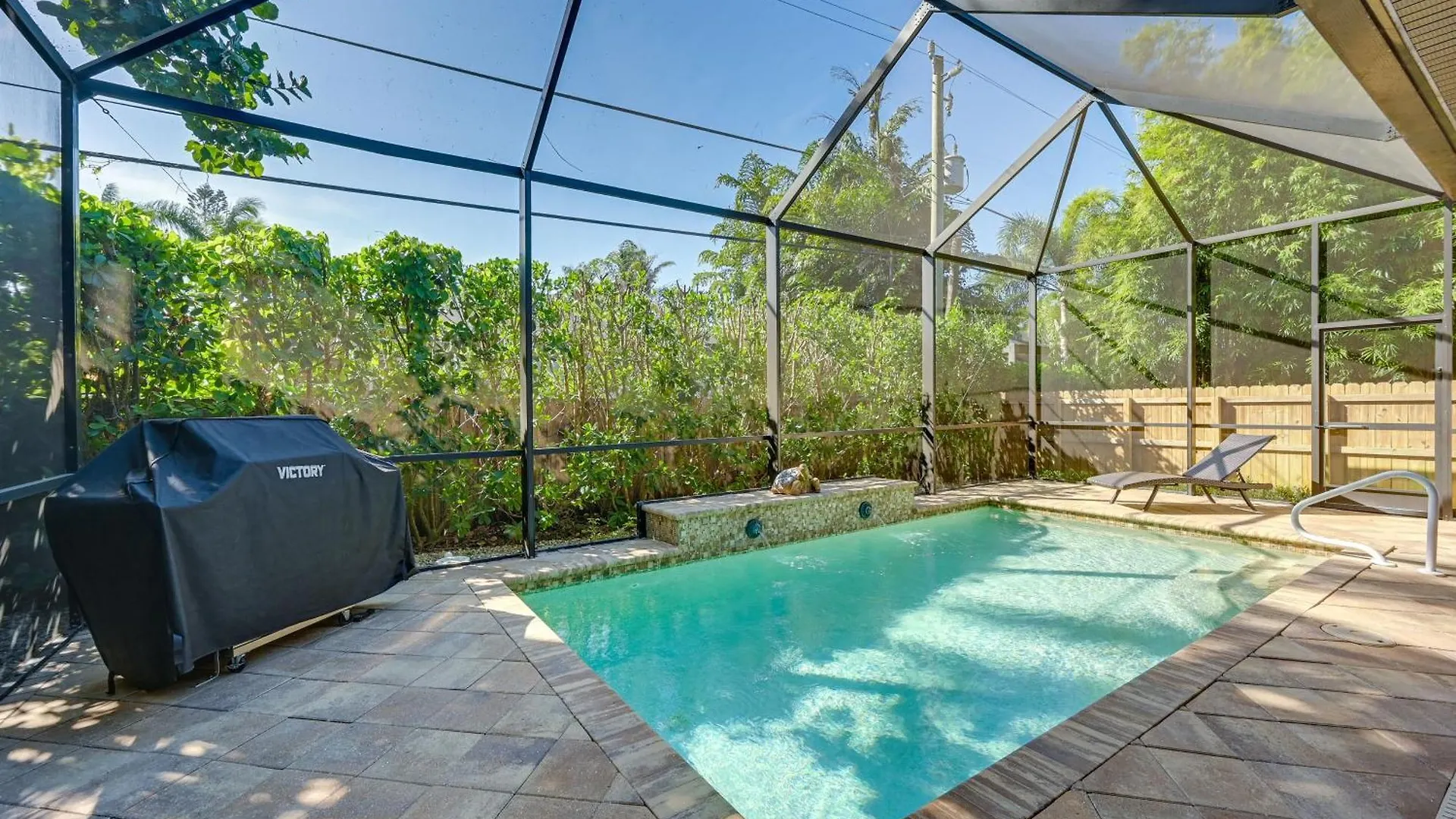 Chic Retreat With Private Heated Pool And Lanai *