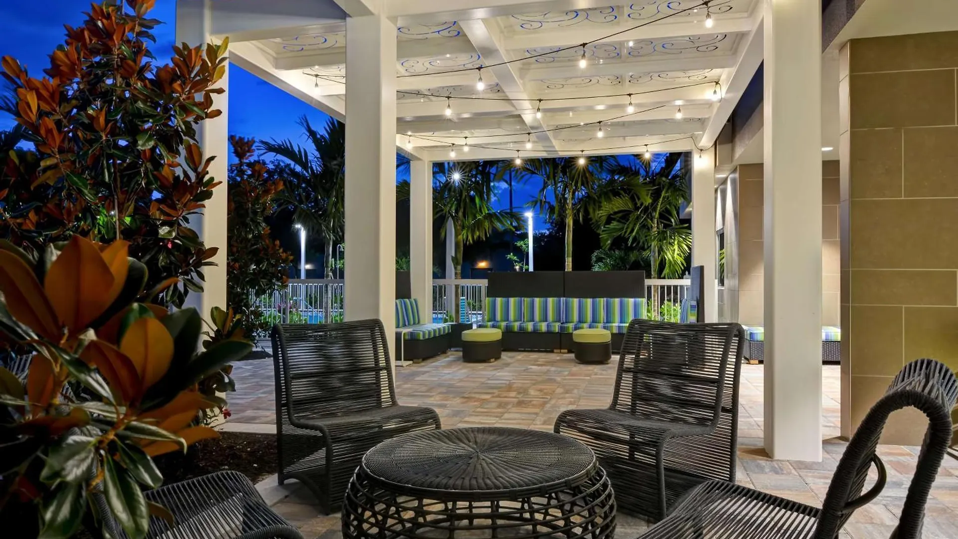 Home2 By Hilton I-75 Pine Ridge Road מלון
