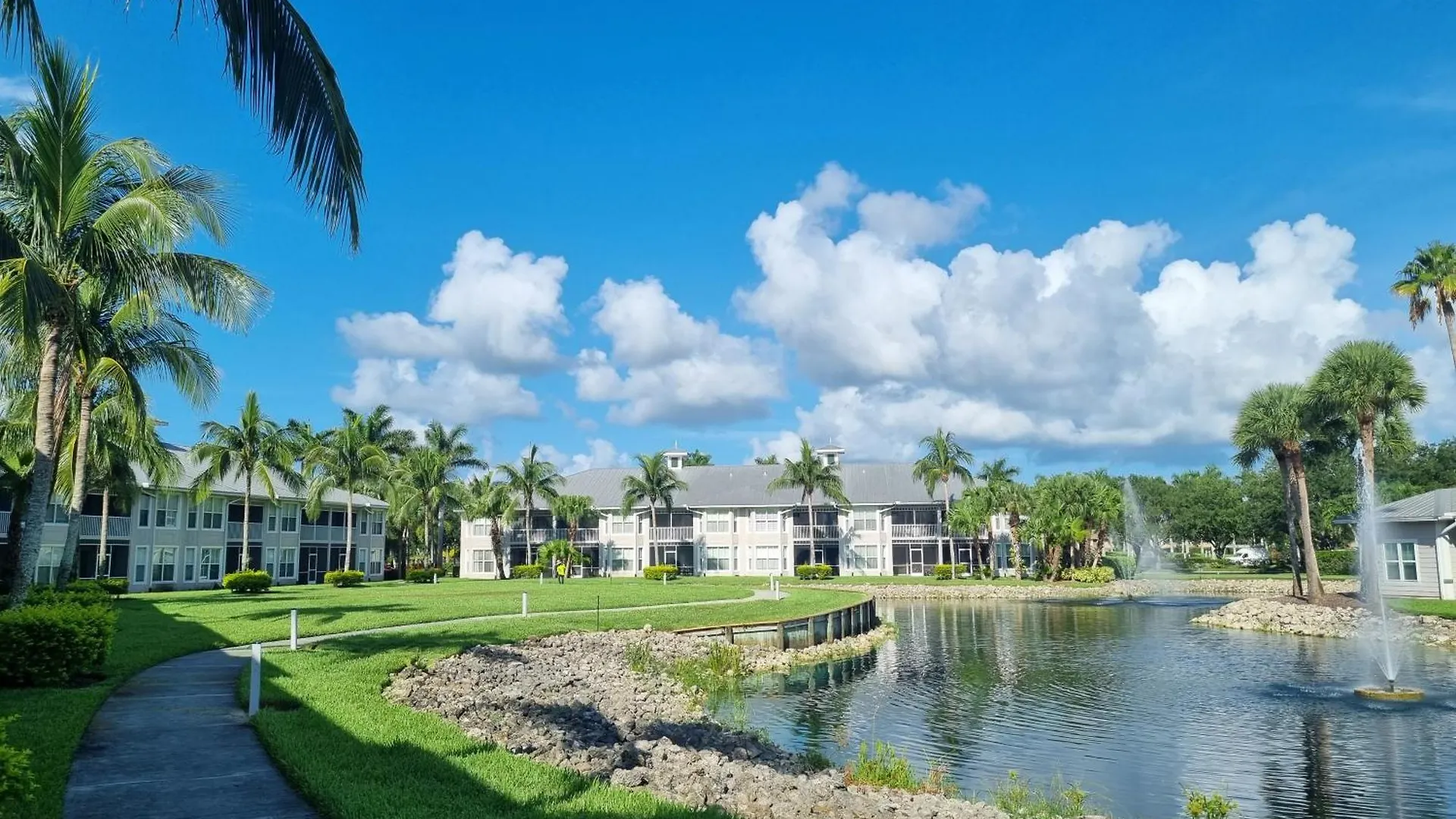 Διαμέρισμα Stunning 2-bedroom Den In Greenlinks North Naples