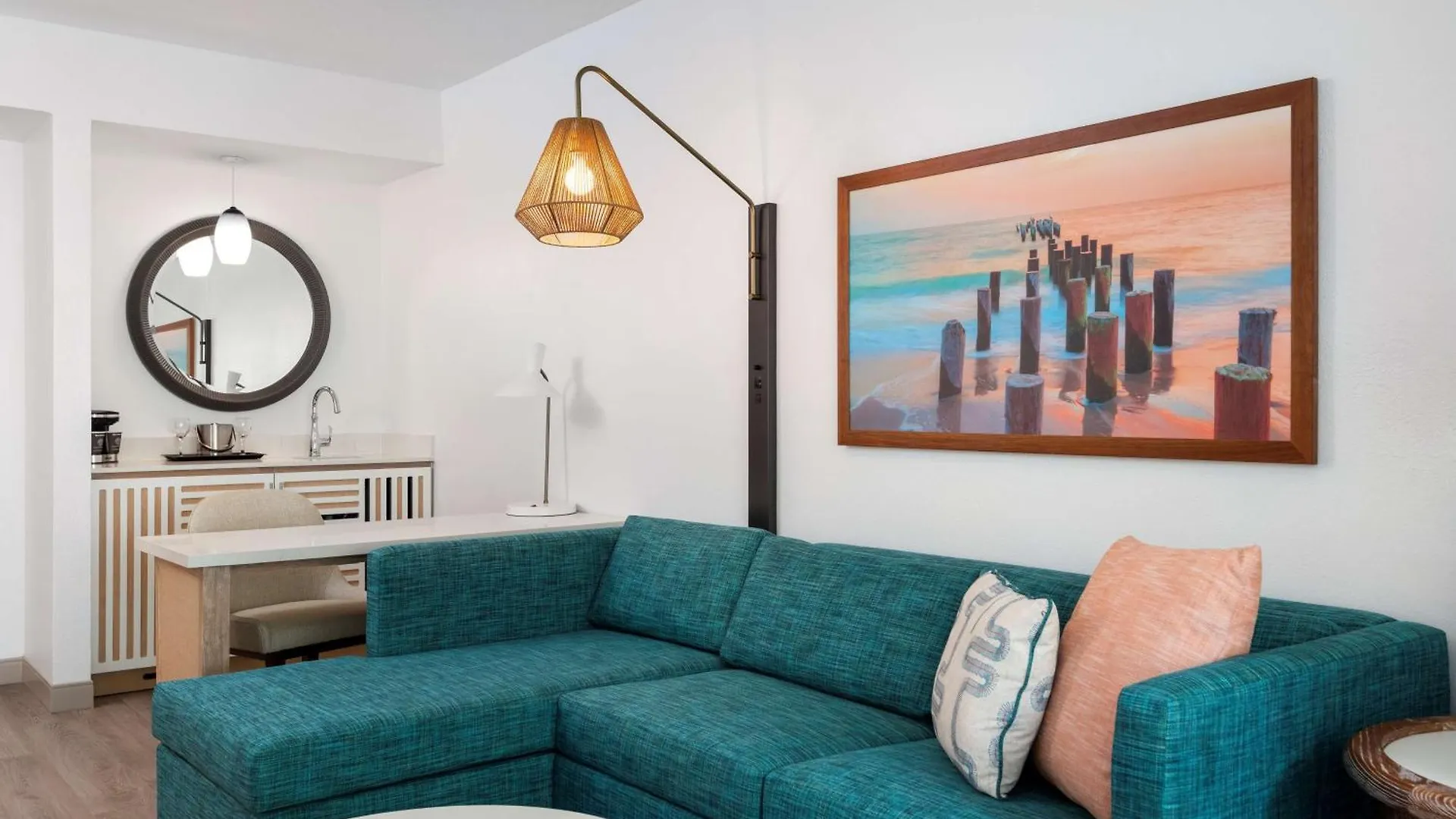 Hotel Doubletree By Hilton Naples Naples Park