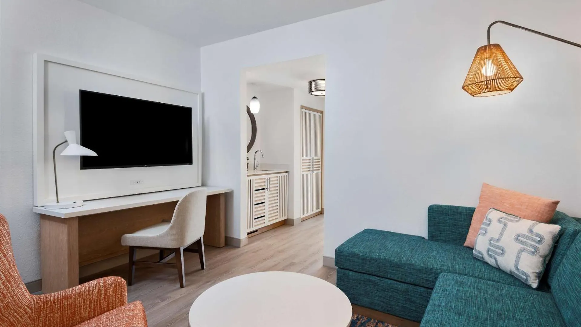 Doubletree By Hilton מלון 4*