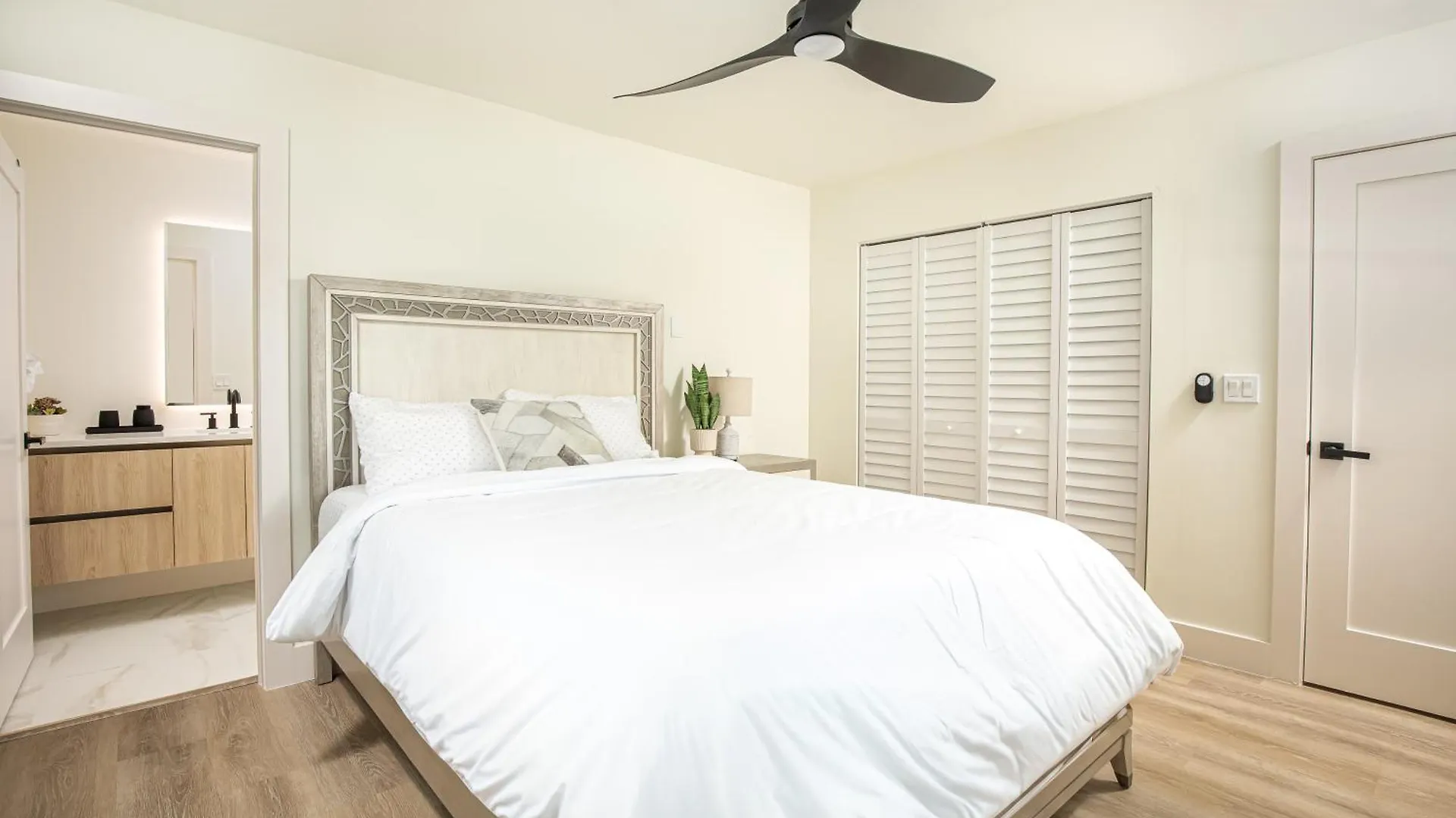 Apartment Black Vanilla - Stylish Symphony 3miles Downtown