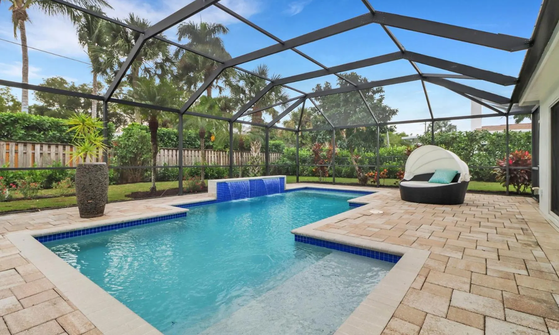 Pool In The Heart Of Naples! *