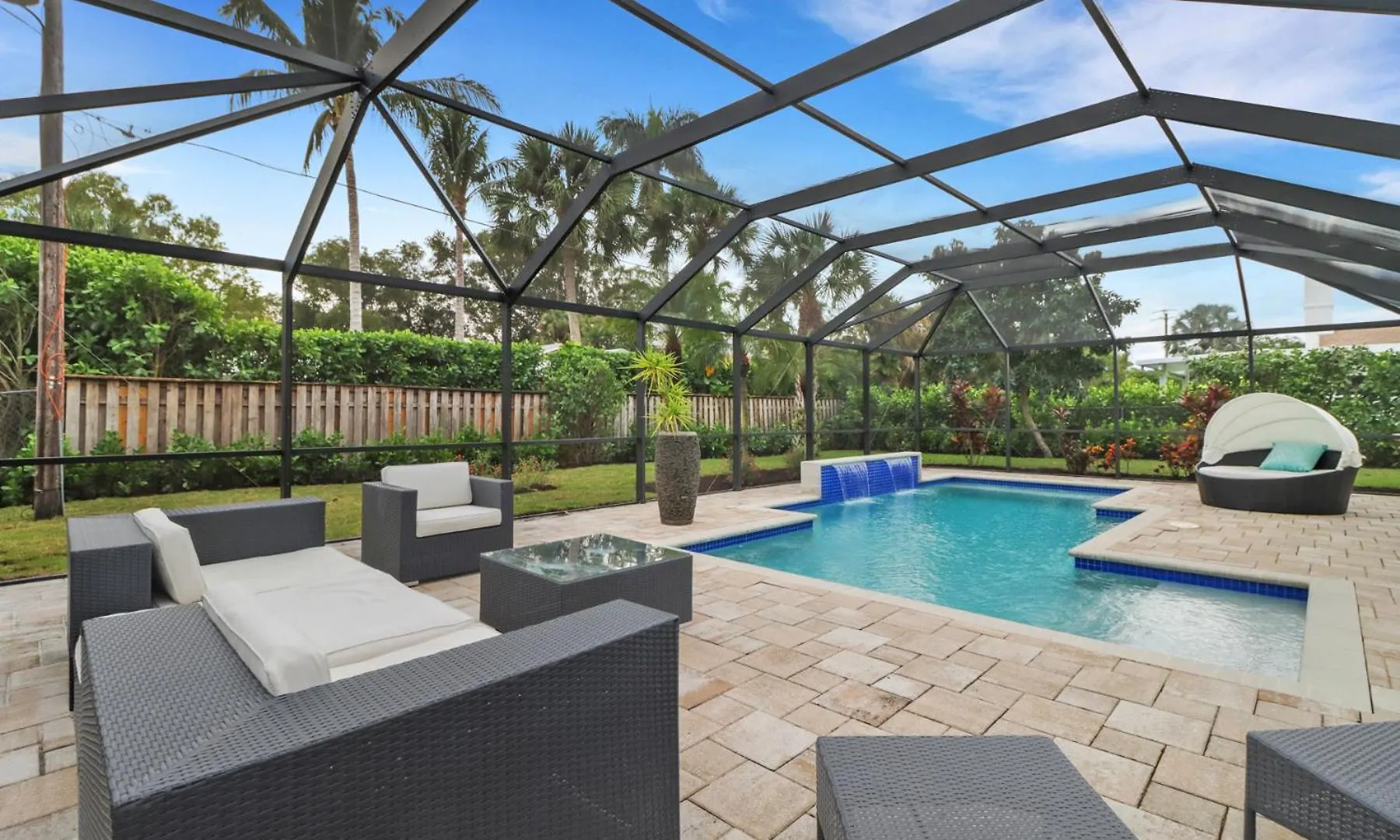 Pool In The Heart Of Naples! * North Naples
