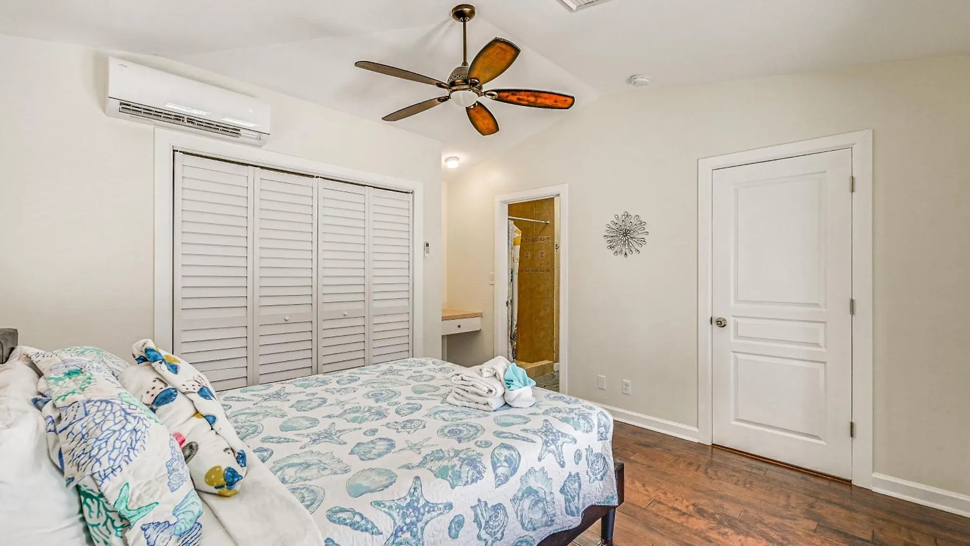 Lovely Backyard Oasis With Pool! * North Naples