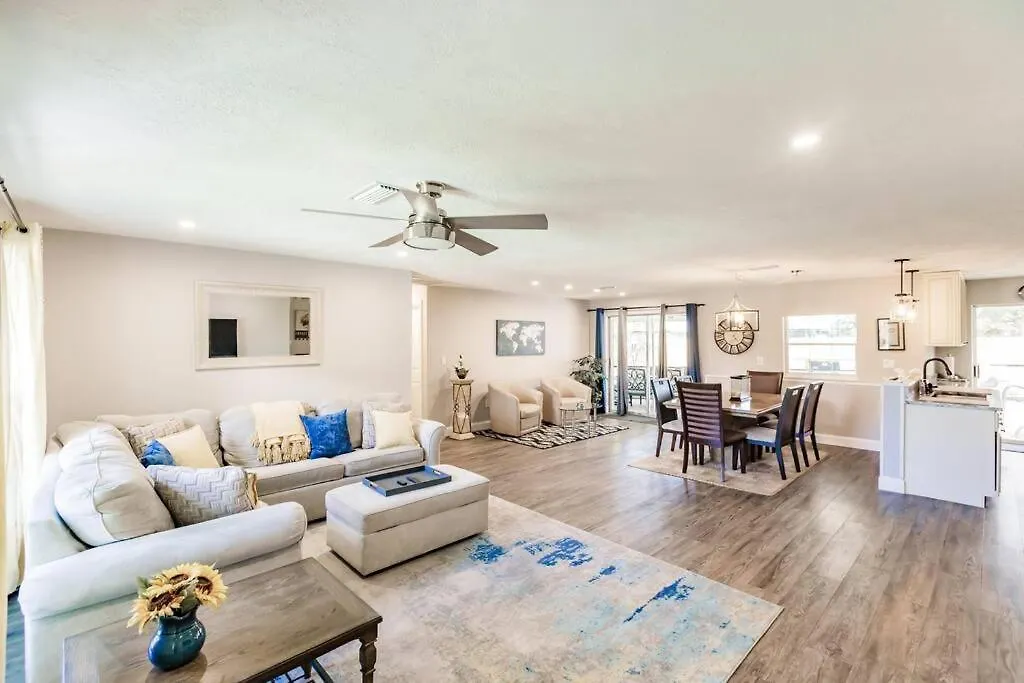 Renovated With Seasonally Heated Pool * North Naples