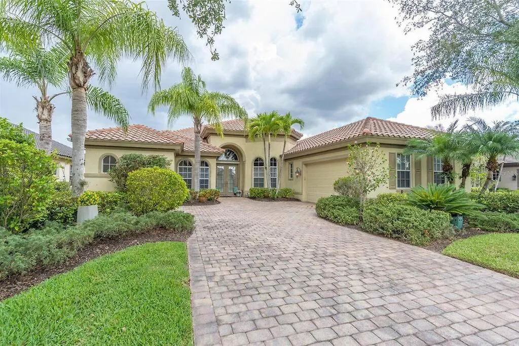 The Hideaway! * North Naples