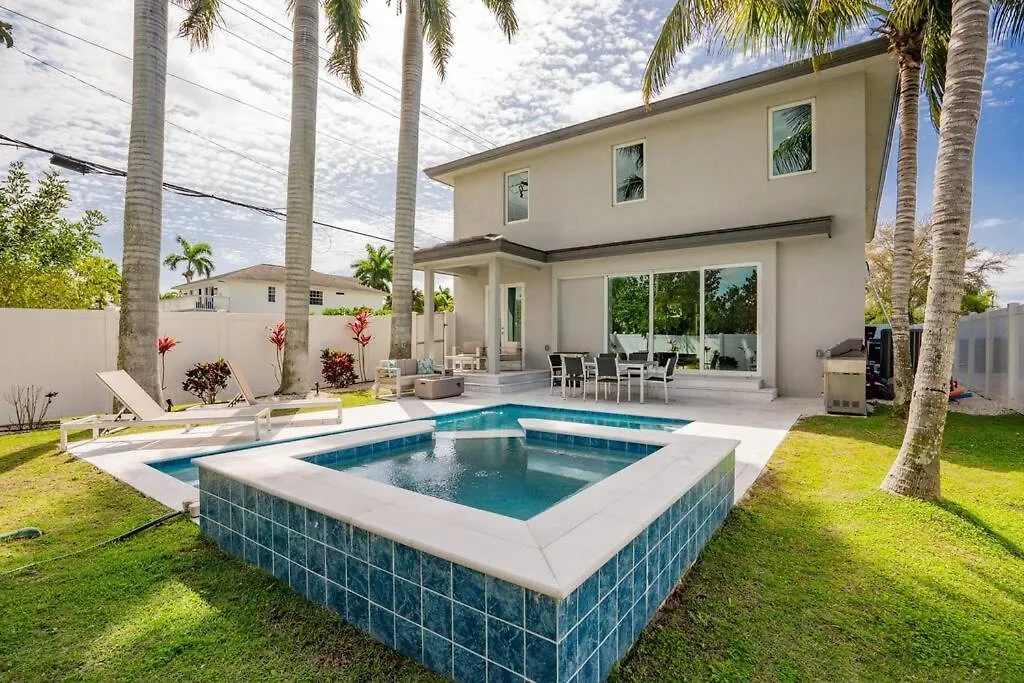 Holiday home Close2beach, Sleeps 11, Pool, Firepit, Bikes, Patio Naples