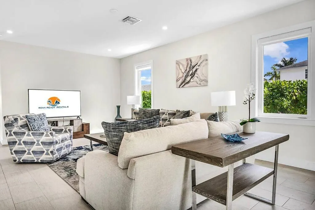 Close2beach, Sleeps 11, Pool, Firepit, Bikes, Patio Holiday home Naples