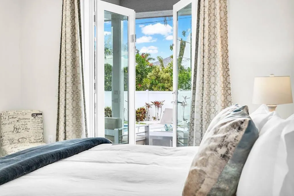 Close2beach, Sleeps 11, Pool, Firepit, Bikes, Patio Holiday home