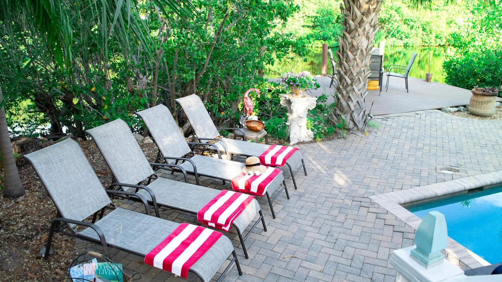 3 Bed 3 Bath Tropical Paradise Waterfront Pool House - On Canal - Direct Acces To Gulf Semesterbostad North Naples