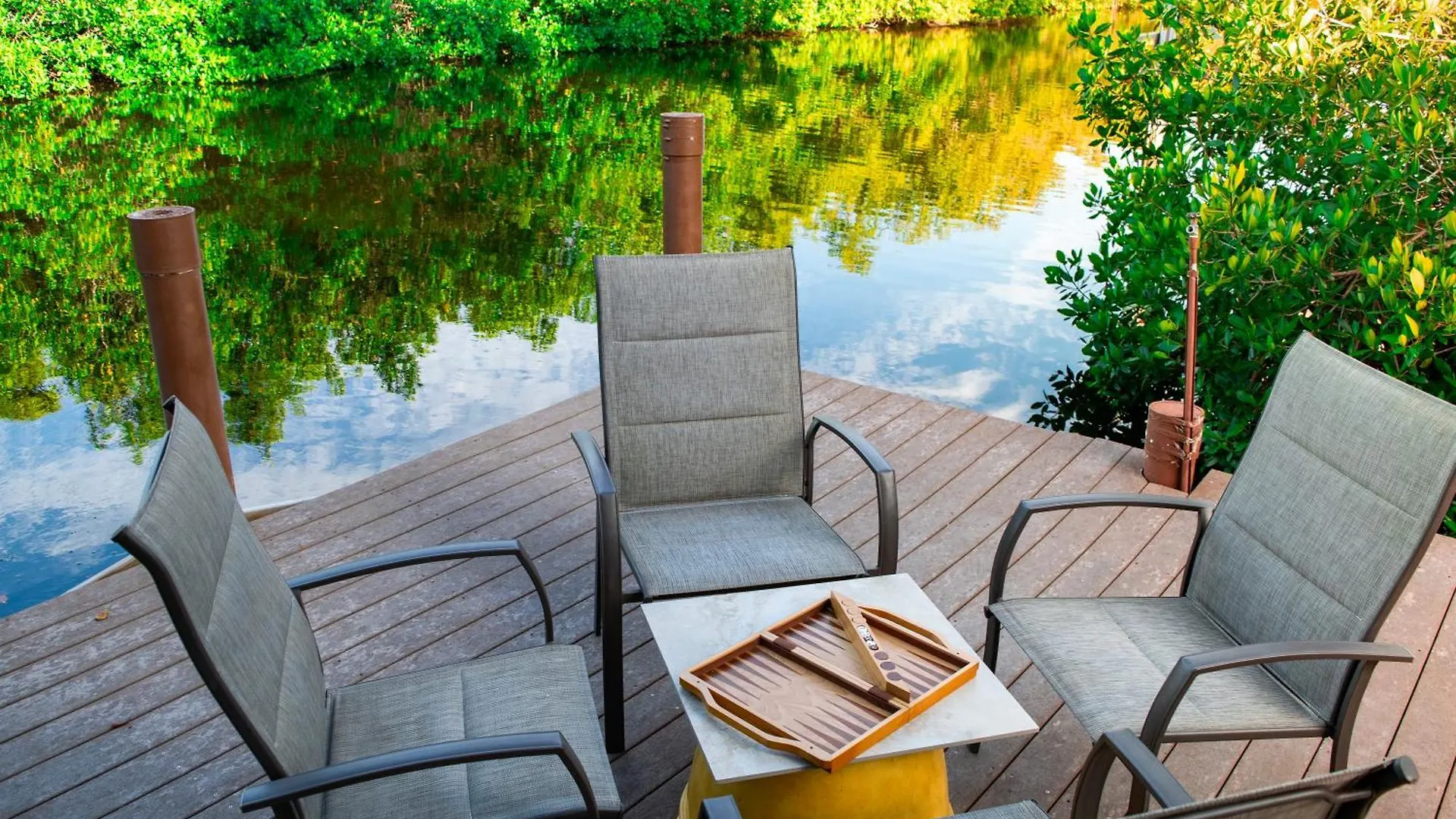 Semesterbostad 3 Bed 3 Bath Tropical Paradise Waterfront Pool House - On Canal - Direct Acces To Gulf North Naples