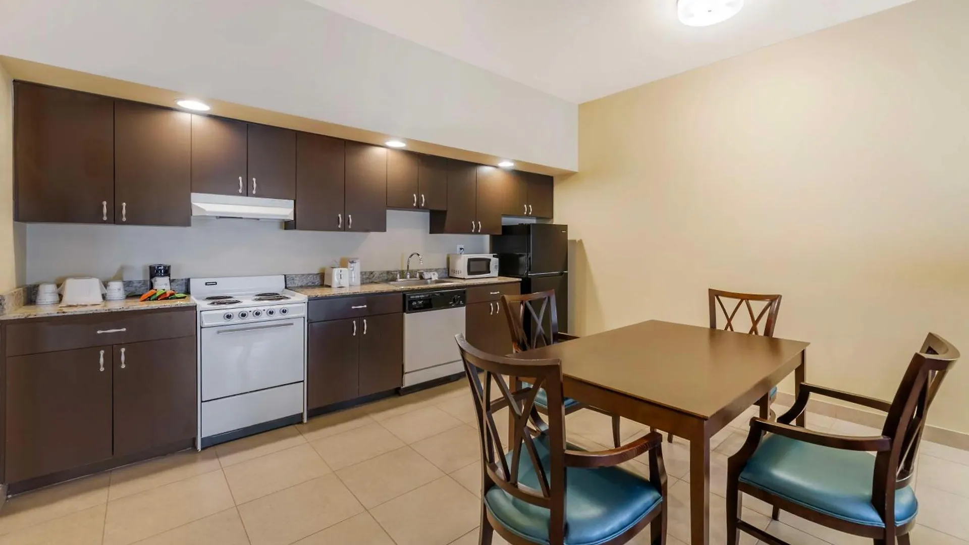 فندق فندق بست ويسترن نابولي بلازا North Naples