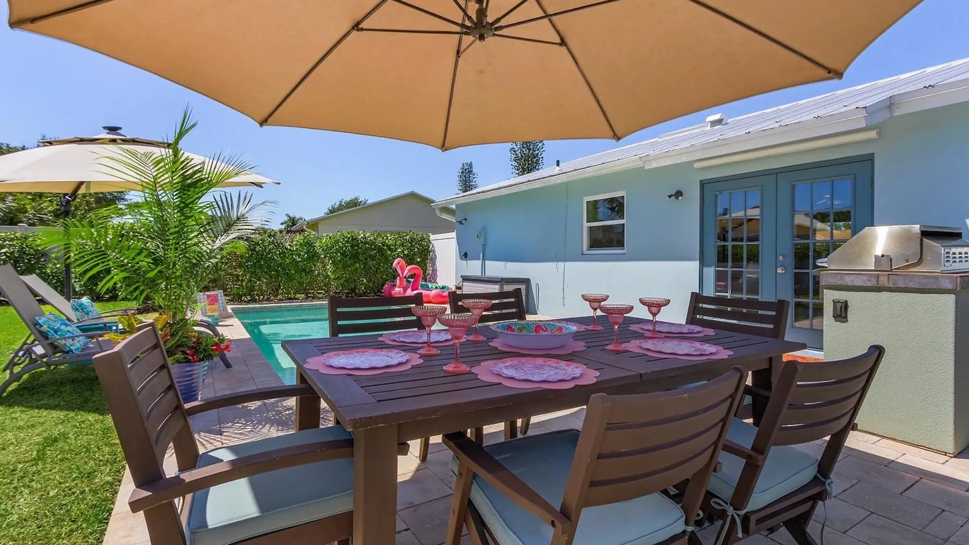 Custom Pool Oasis 3bdr