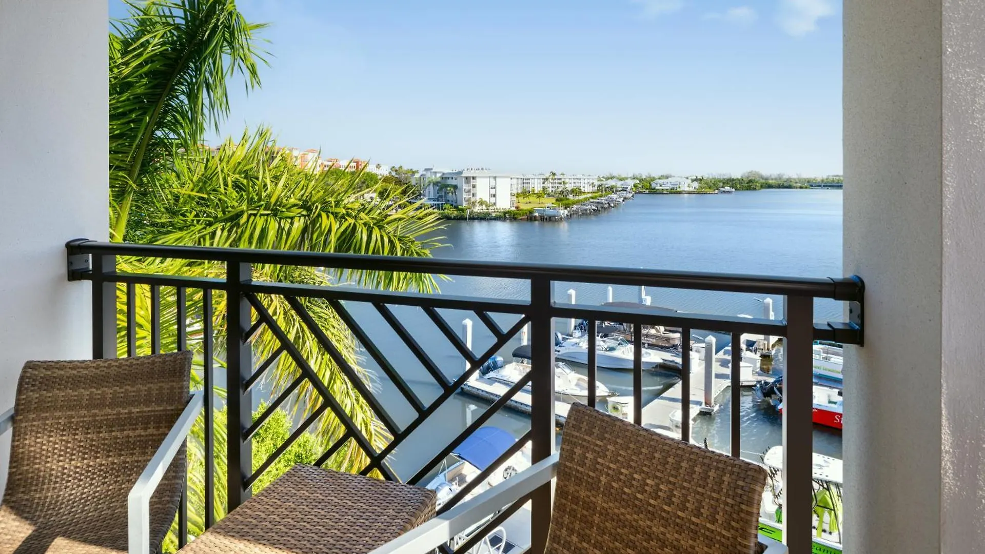 Hyatt House 5th Avenue 3* North Naples