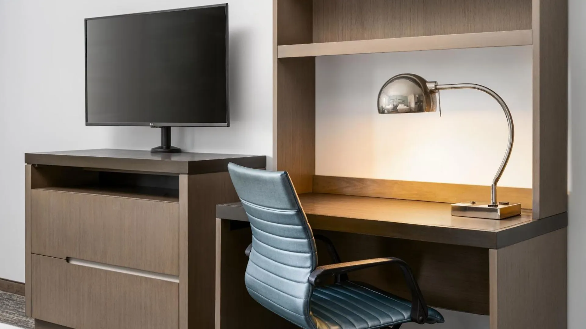 Hyatt House 5th Avenue 3*