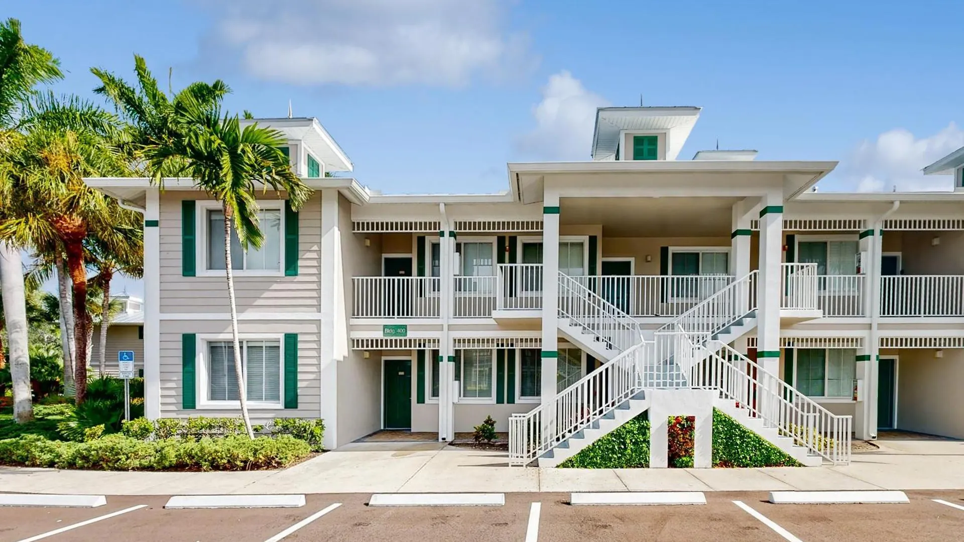 Greenlink 421 North Naples