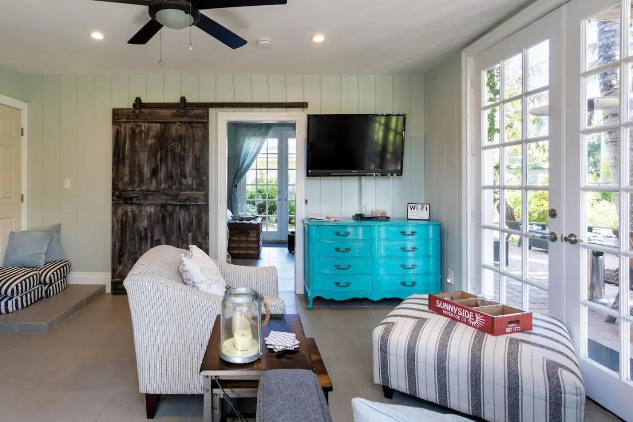 Garden Just Minutes To Sandy Beaches *
