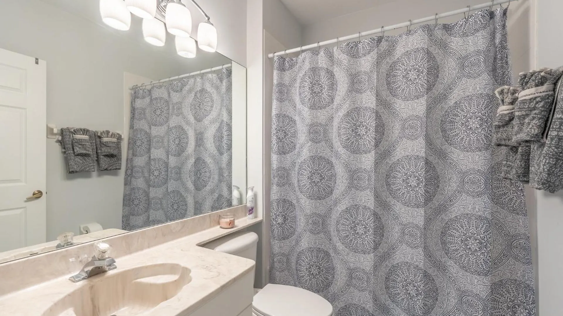 Spacious 2 Bedroom Lely Fl * North Naples