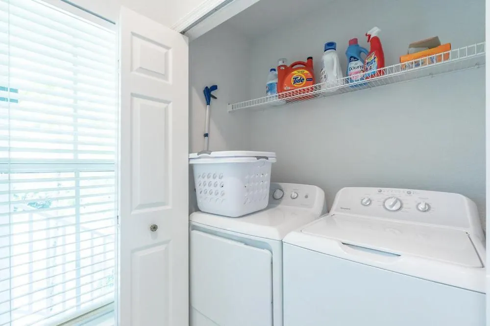 Spacious 2 Bedroom Lely Fl North Naples