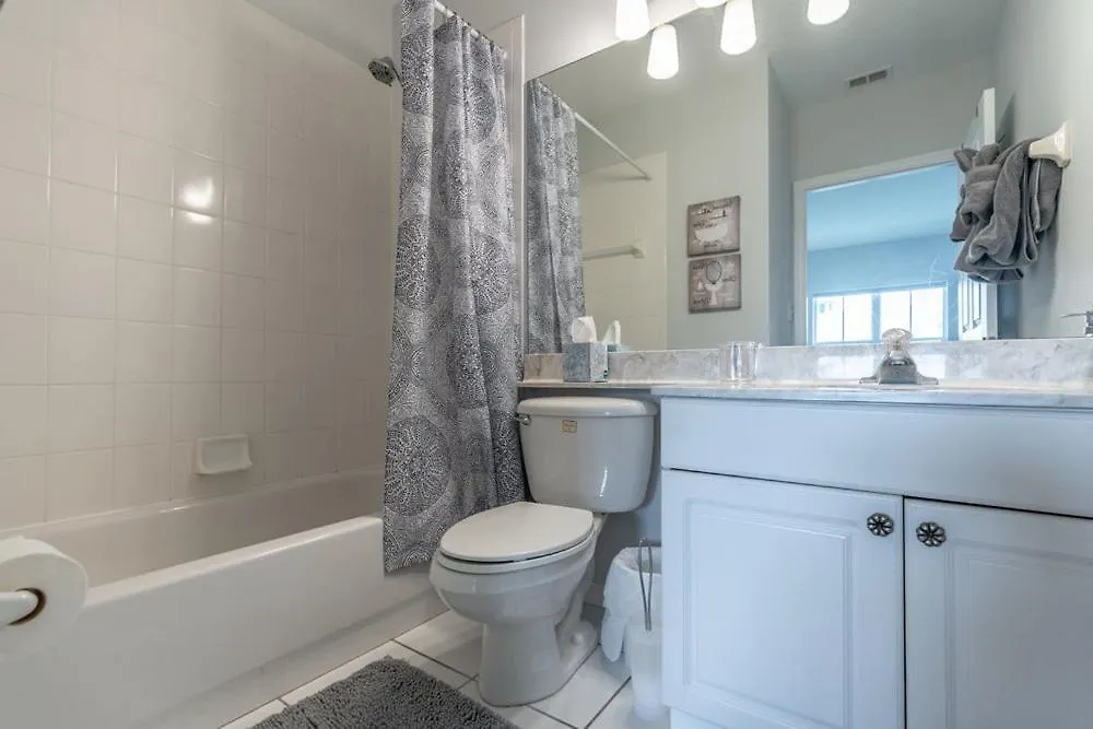Spacious 2 Bedroom Lely Fl *