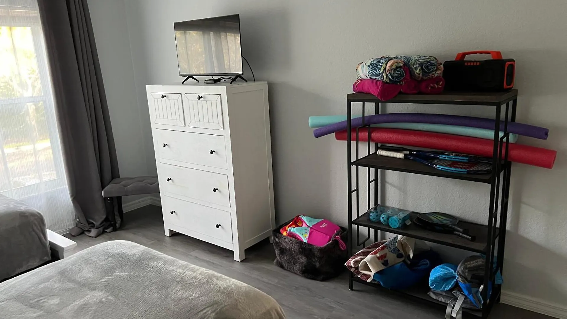 Spacious 2 Bedroom Lely Fl North Naples