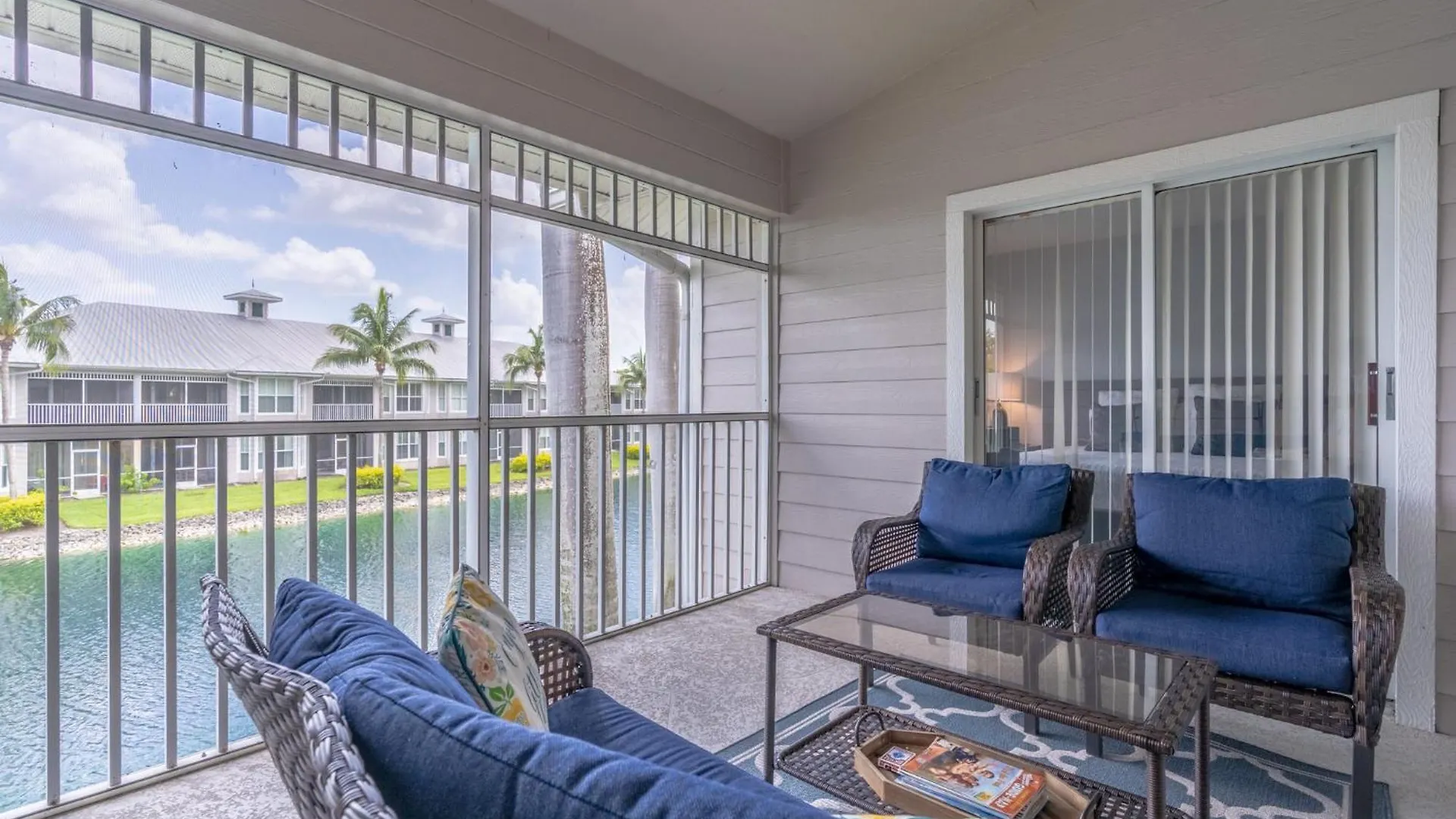 Spacious 2 Bedroom Lely Fl North Naples