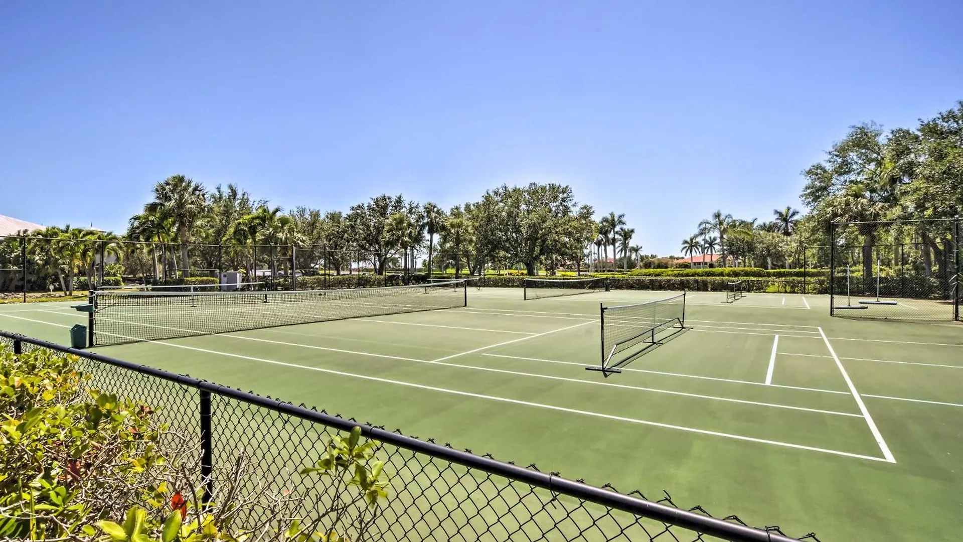 Vacation With Private Outdoor Pool * North Naples