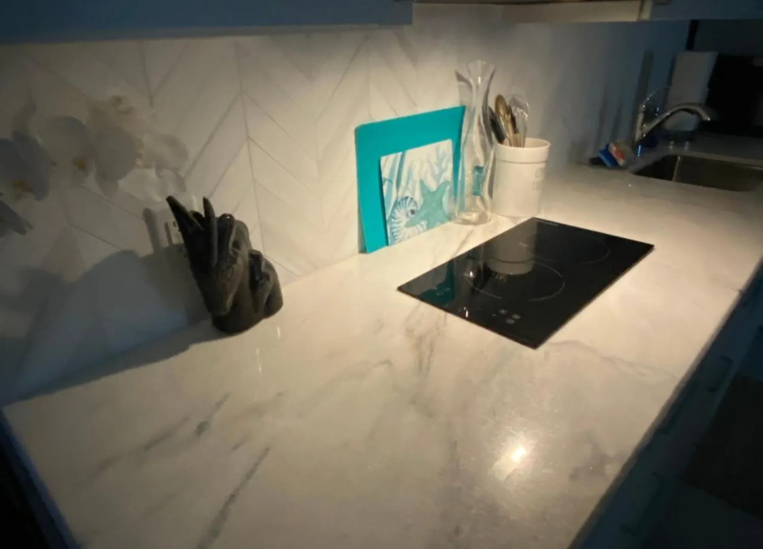 Closest To Vanderbilt Beach, New Remodel, Well Appointed, Bbq, Yard, Very Private Many Extras! Appartement