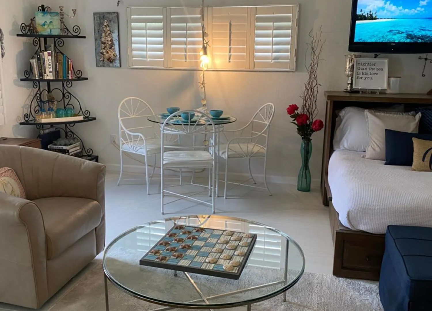 Closest To Vanderbilt Beach, New Remodel, Well Appointed, Bbq, Yard, Very Private Many Extras!