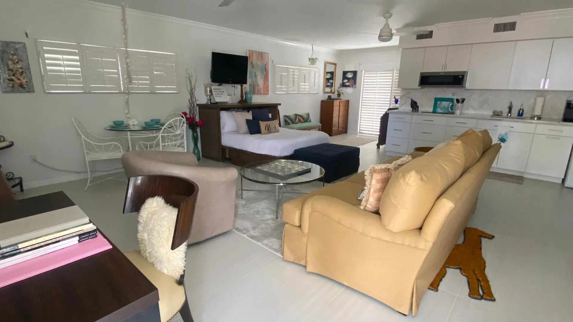 Closest To Vanderbilt Beach, New Remodel, Well Appointed, Bbq, Yard, Very Private Many Extras!