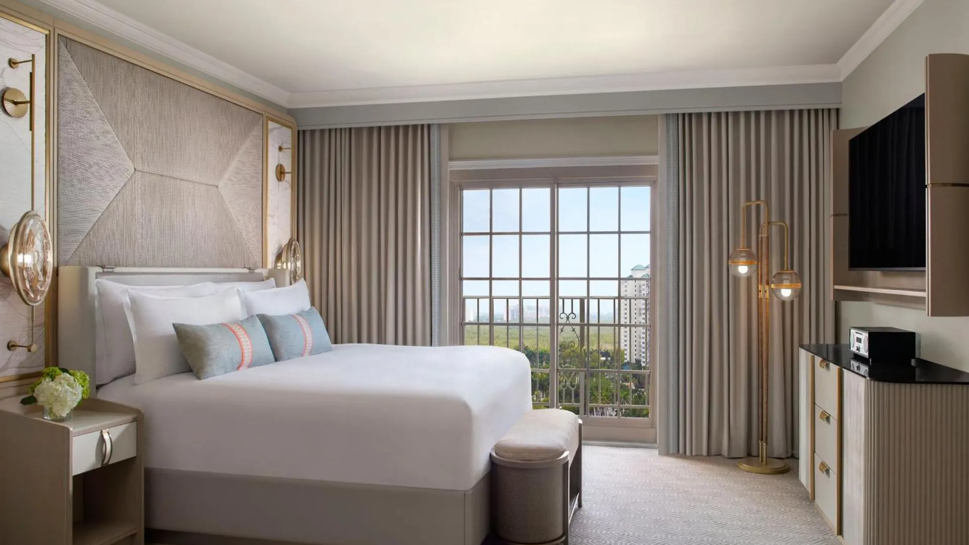 The Ritz-carlton 5*