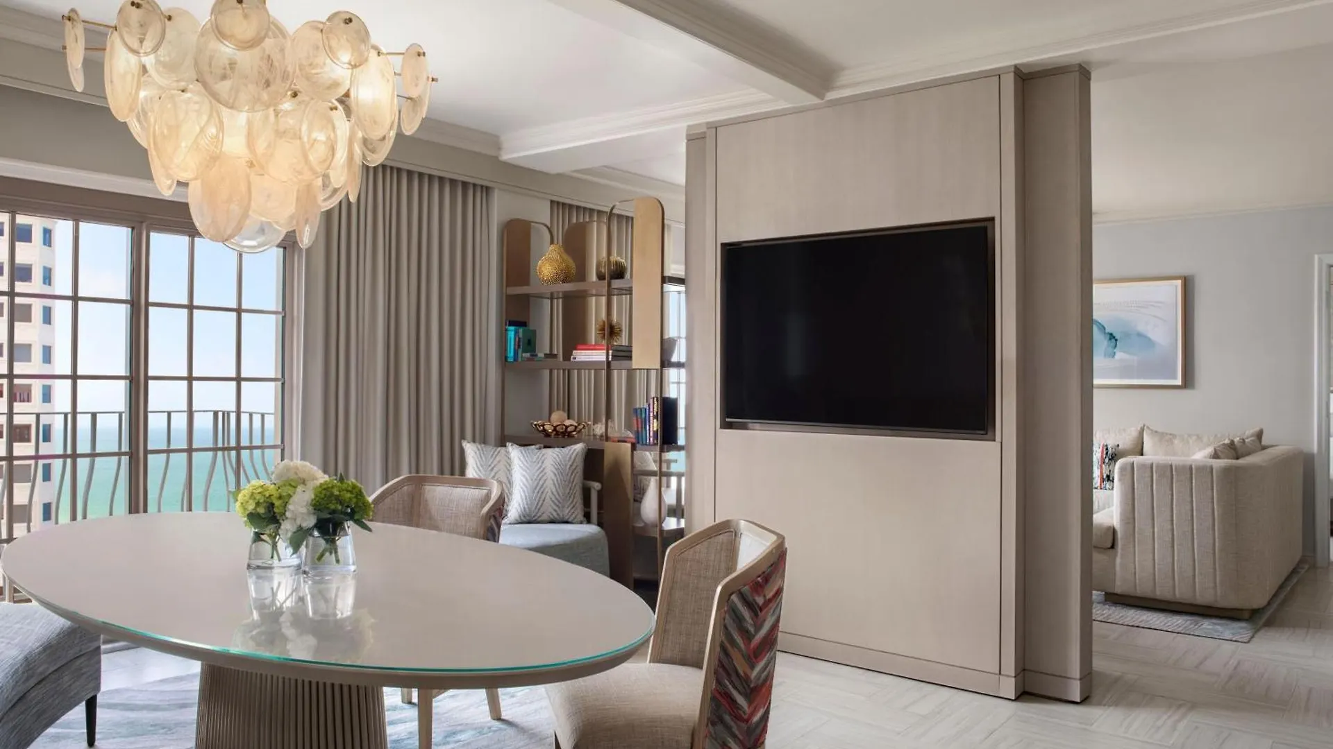 The Ritz-carlton 5*