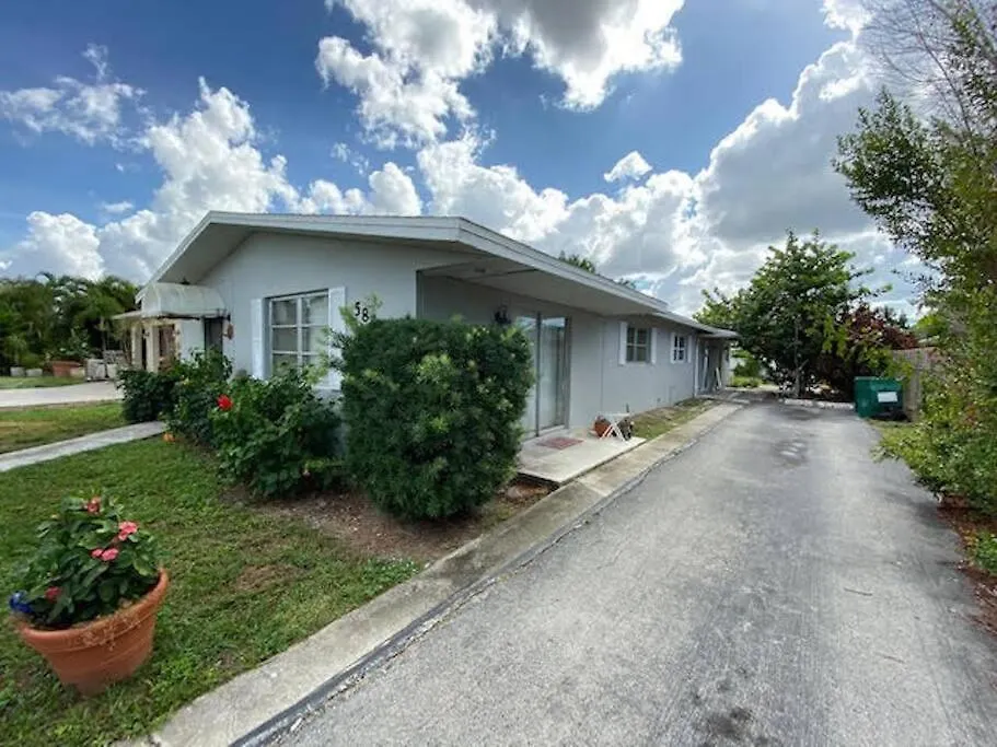 Getaway,walk Orbike To Beach,fenced For Doggie, Large Driveway *