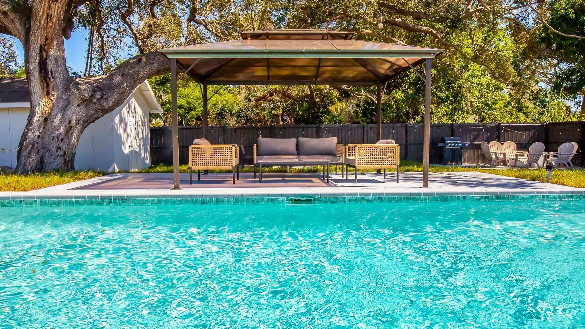 Unique Pool - Mykonos! 2miles To Downtown Attached *