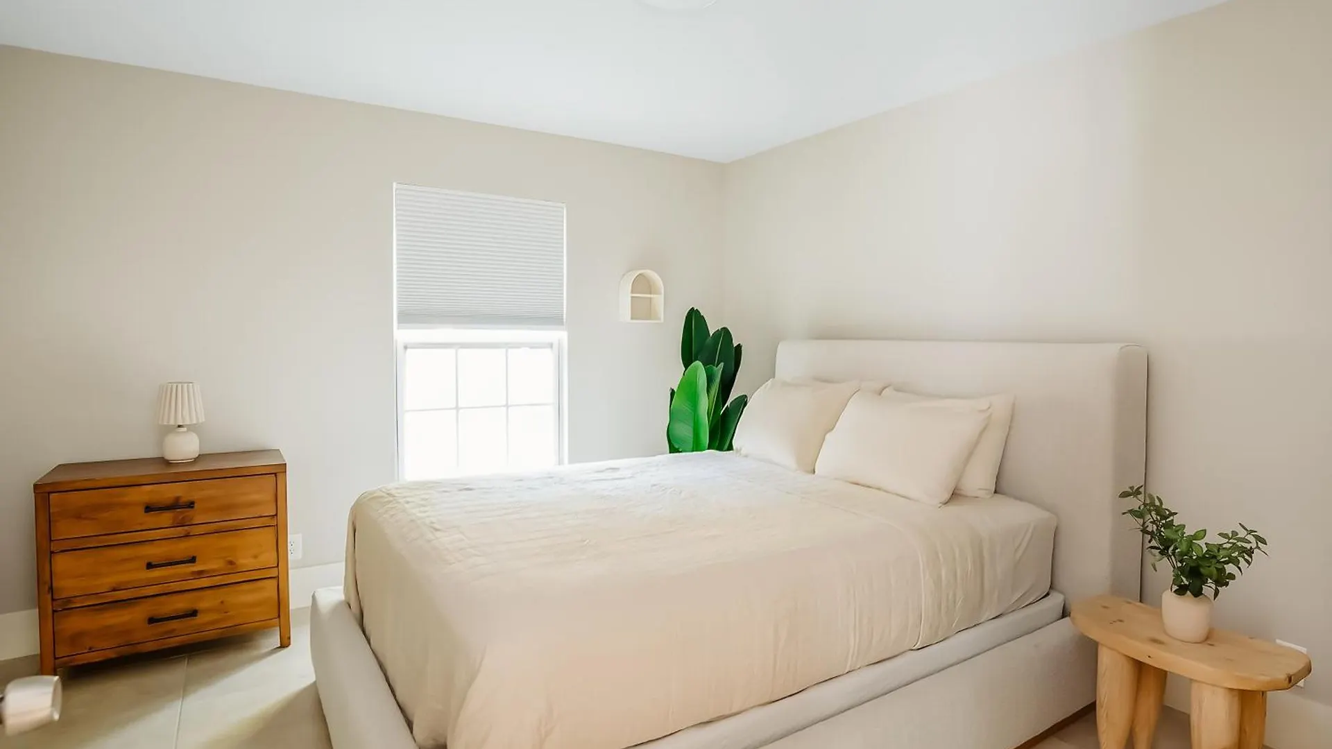 Unique Pool - Mykonos! 2miles To Downtown Attached North Naples
