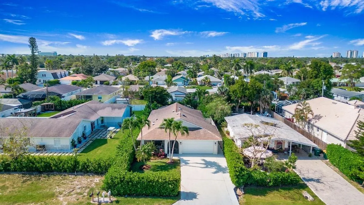 Beachy Haven 3 Bed 2bath Heated Pool Tiki Bar Sleep 6 *