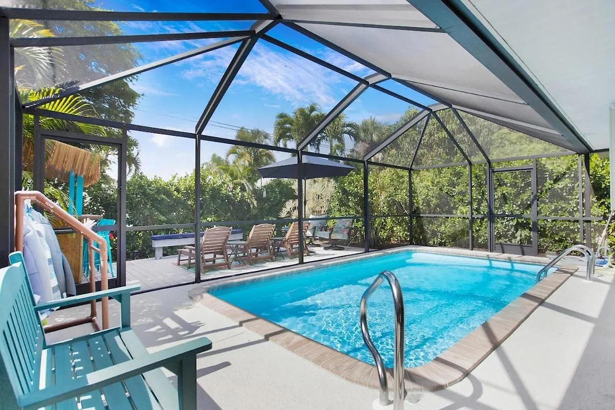 Beachy Haven 3 Bed 2bath Heated Pool Tiki Bar Sleep 6 *