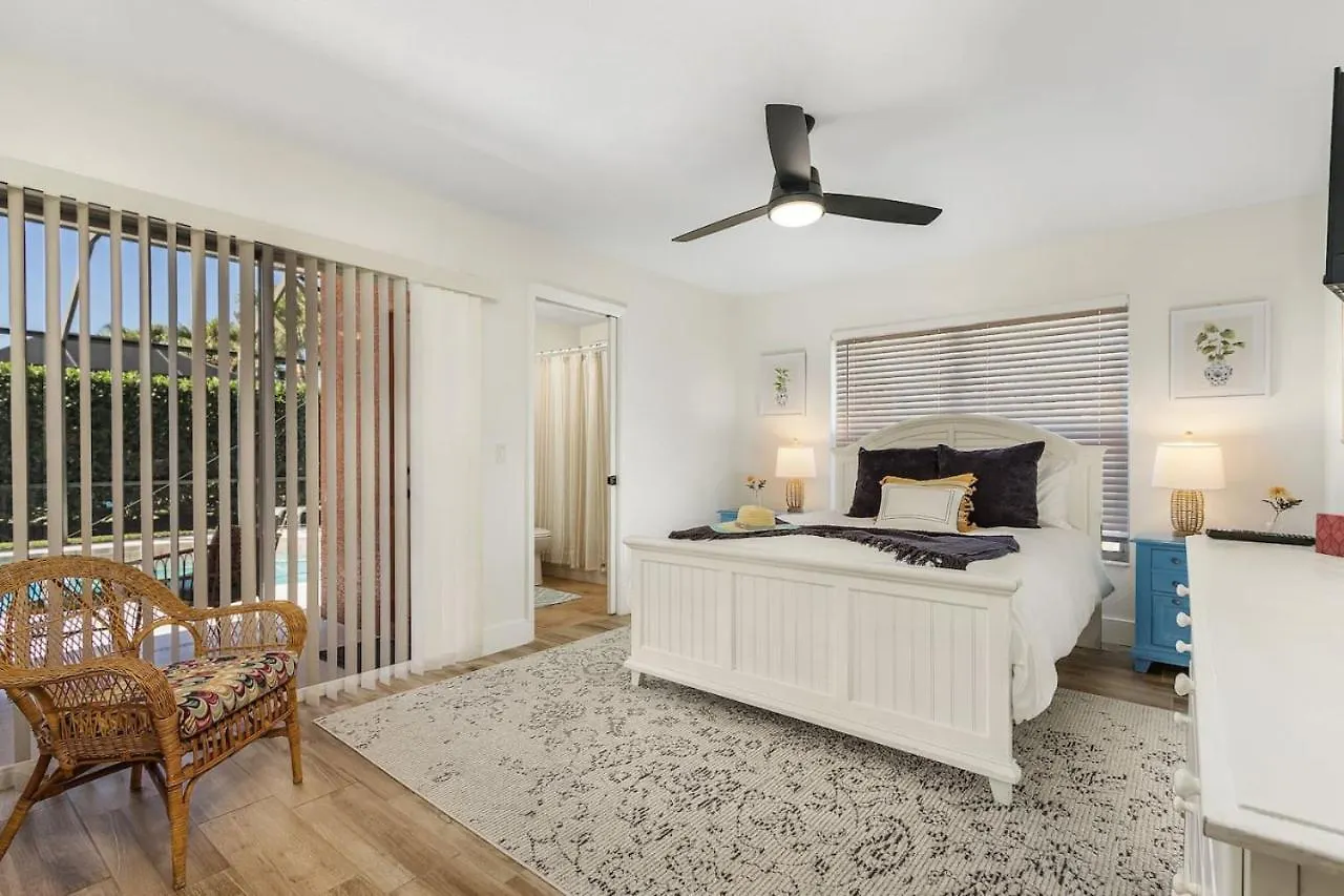 Lakeview Lovely Pool In Gated Community * Naples