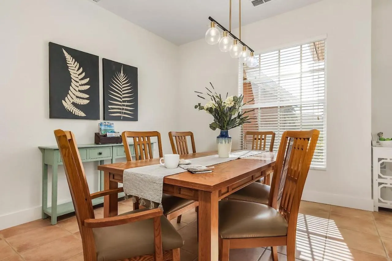 Lakeview Lovely Pool In Gated Community Naples