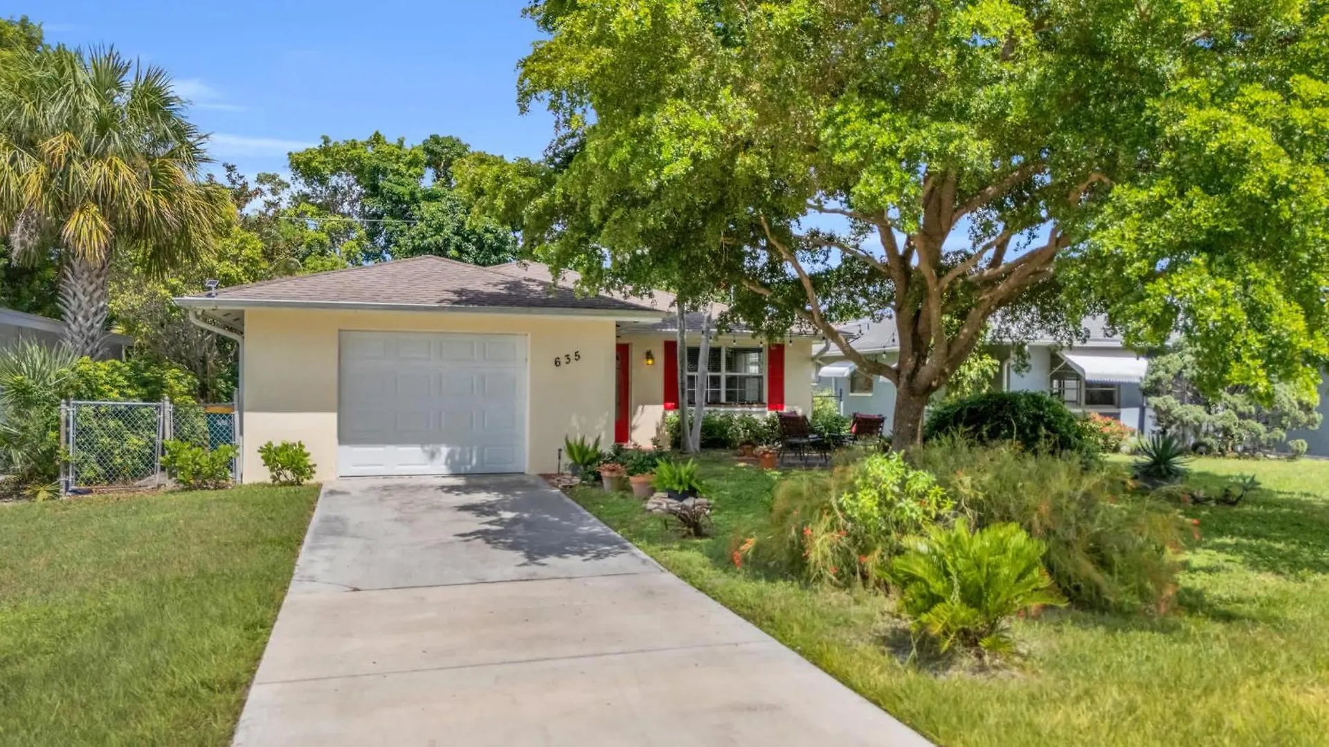 Beautiful Park -only 1 Mile To Vanderbilt North * North Naples
