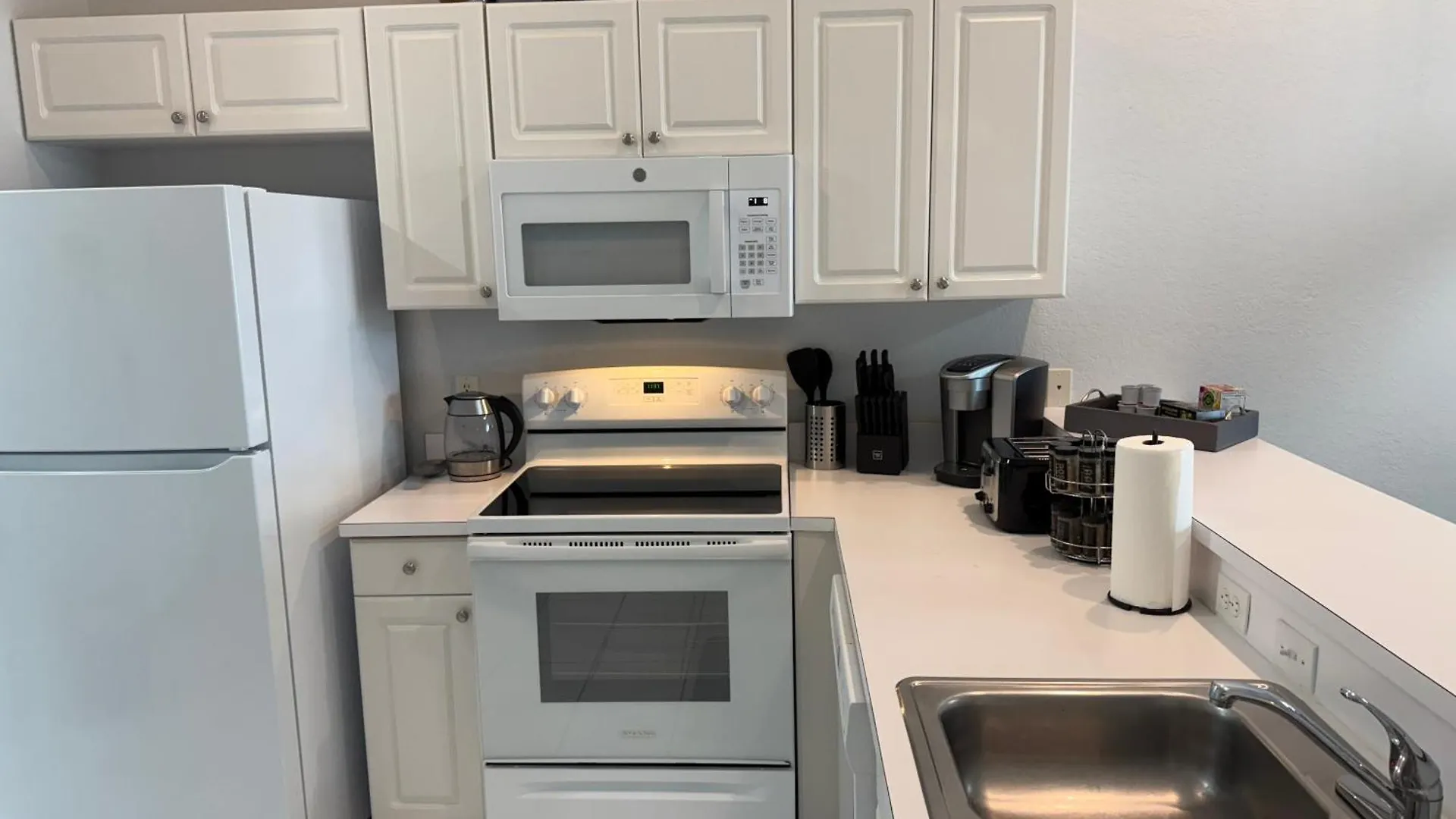 Spacious 2 Bedroom Lely Fl North Naples