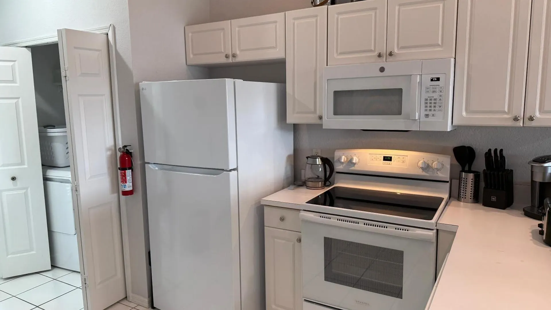 Spacious 2 Bedroom Lely Fl